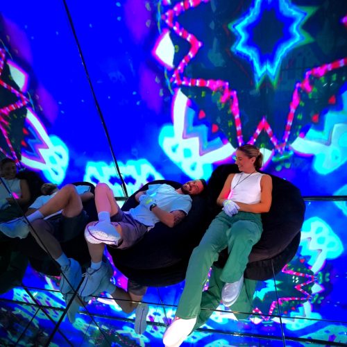 sensory-play-environment-with-glowing-spheres-at-infinity-attraction